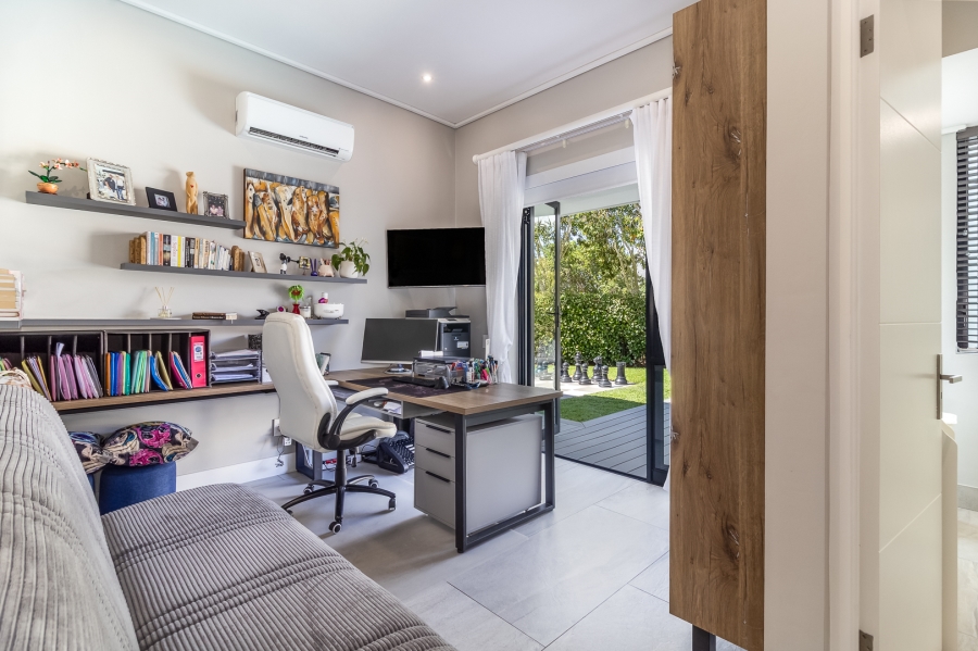 4 Bedroom Property for Sale in Pearl Valley at Val de Vie Western Cape